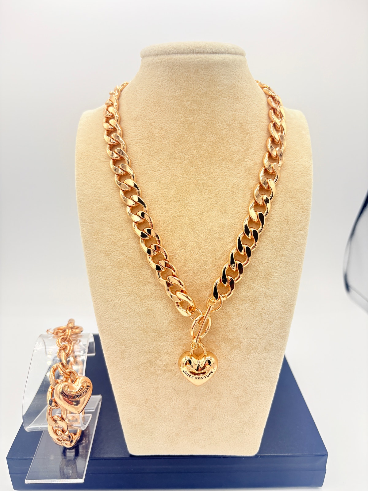 Juicy Couture Goldtone Curb Chain Necklace & Bracelet Set W/ Heart Charms- Nwot
